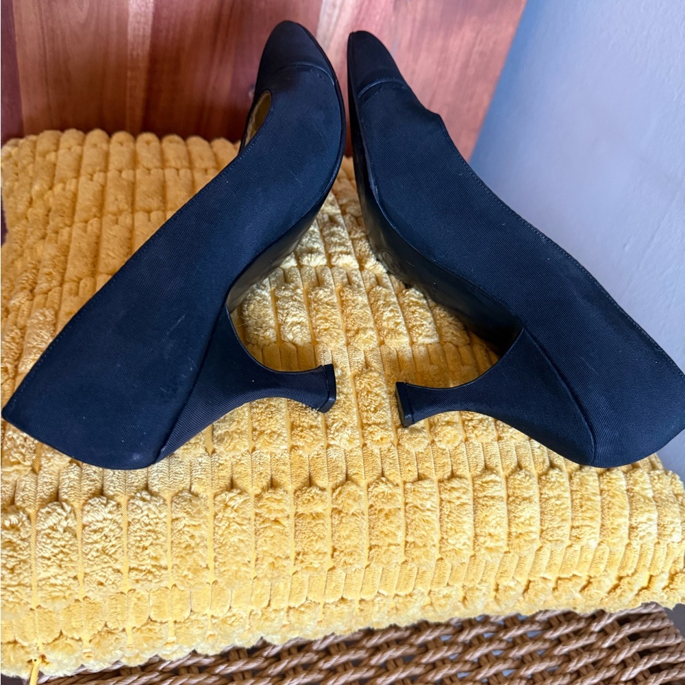 CHANEL Black Almond Pointed-Toe Fabric 3” Pumps 7.5 - Picture 8 of 11